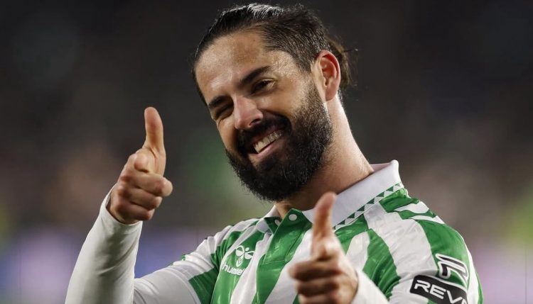 Isco Alarcón celebrando un gol con el Real Betis. | Imagen: Perfil de X @ZonaMixta__.