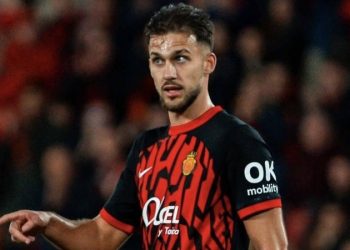 José Copete disputando un partido con el RCD Mallorca. | Imagen: X.