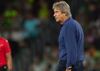 Manuel Pellegrini en un partido con el Real Betis. | Imagen: Perfil de X @RealBetis.