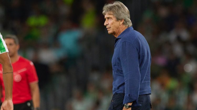 Manuel Pellegrini en un partido con el Real Betis. | Imagen: Perfil de X @RealBetis.