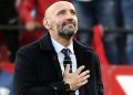 Monchi agradeciendo a la afición del Sevilla FC. | Imagen: X.