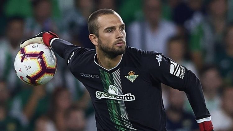 Pau López disputando un partido con el Real Betis. | Imagen: X.