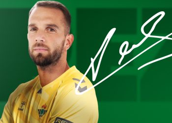 Pau López con la camiseta del Real Betis. | Imagen: página web del Real Betis.