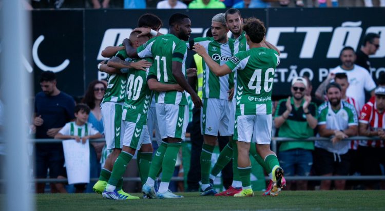 Jugadores del Real Betis celebrando un gol. | Imagen: perfil de X @RealBetis.