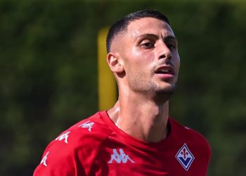 Rolando Mandragora realizando una sesión de entrenamiento con la Fiorentina. | Imagen: X.