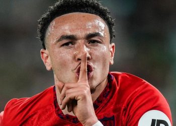 Rubén Vargas celebrando un gol anotado con el Sevilla. | Imagen: Perfil de X @ZonaMixta__.