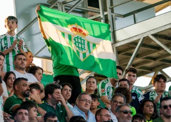 Aficionados del Real Betis en un partido de fútbol. | Imagen: página web Real Betis.