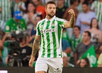 Aitor Ruibal celebrando un gol anotado con el Real Betis. | Imagen: perfil de X @ZonaMixta__.