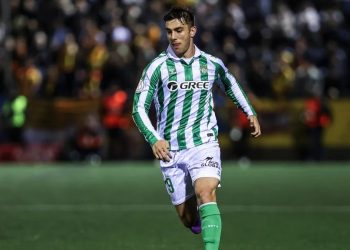 Iker Losada disputando un partido de Copa del Rey con el Real Betis. | Imagen: X.