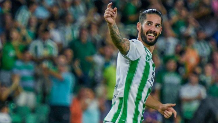 Isco Alarcón celebrando un gol anotado con el Real Betis. | Imagen: X.