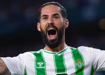 Isco Alarcón celebrando un gol anotado con el Real Betis. | Imagen: perfil de X @ZonaMixta__.