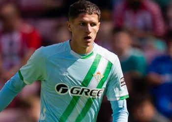 Sergi Altimira durante un partido con el Real Betis. | Imagen: X.