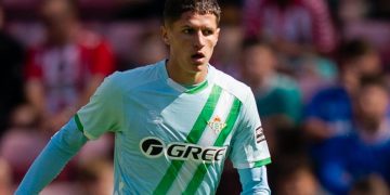 Sergi Altimira durante un partido con el Real Betis. | Imagen: X.