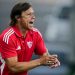 Matías Almeyda dando indicaciones a sus jugadores durante un partido del Sevilla FC. | Imagen: X.