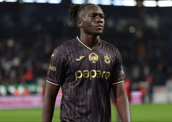 Batista Mendy, nuevo fichaje del Sevilla FC, disputando un partido con el Trabzonspor. | Imagen: X.