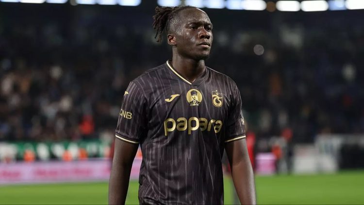 Batista Mendy, nuevo fichaje del Sevilla FC, disputando un partido con el Trabzonspor. | Imagen: X.