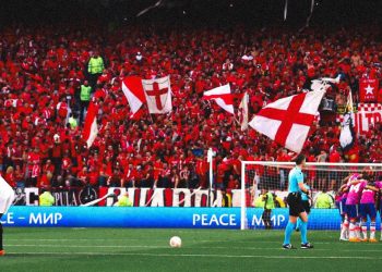 Biris Norte animando al Sevilla en el Ramón Sánchez-Pizjuán. | Imagen: X.