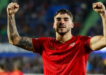 Isaac Romero celebrando un gol marcado con el Sevilla FC. | Imagen: X.