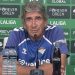 Manuel Pellegrini, entrenador del Real Betis, durante una rueda de prensa. | Imagen: perfil de X @ZonaMixta__.