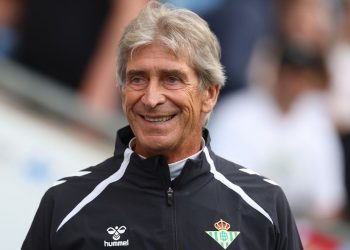 Manuel Pellegrini durante un partido del Real Betis. | Imagen: X.