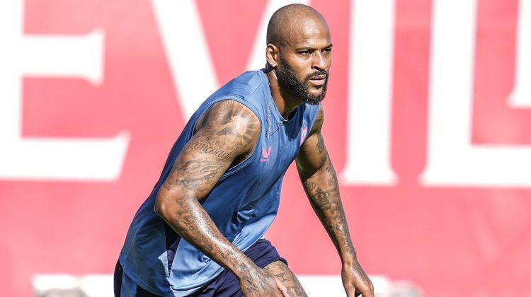 Marcao realizando una sesión de entrenamiento con el Sevilla FC. | Imagen: X.