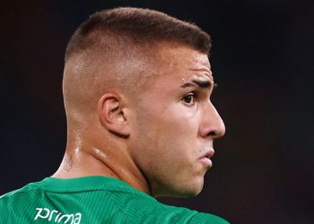 Pablo García disputando un partido con el Real Betis. | Imagen: X.