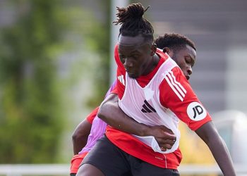 Batista Mendy durante una sesión de entrenamiento del Sevilla FC. | Imagen: perfil de X @ZonaMixta__.