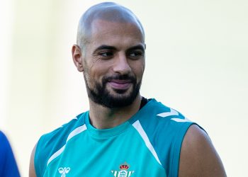 Sofyan Amrabat realizando una sesión de entrenamiento con el Real Betis. | Imagen: perfil de X @RealBetis.