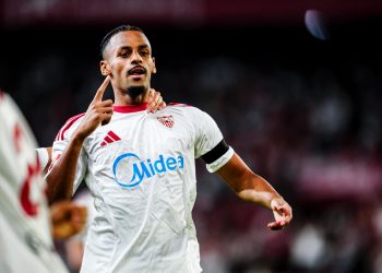 Las ganas condenan a un Sevilla que mereció más y se ahogó en la orilla