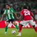 Ricardo Rodríguez durante el Real Betis - Nottinghan Forest