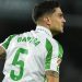 Bartra disputando un partido con el Real Betis. | Imagen: perfil de X @ZonaMixta__.