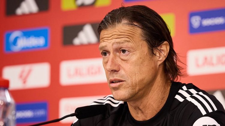 Matías Almeyda, entrenador del Sevilla FC, durante una rueda de prensa. | Imagen: perfil de X @ZonaMixta__.