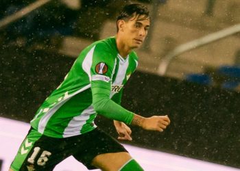 Valentín Gómez disputando un partido de Europa League con el Real Betis. | Imagen: X.