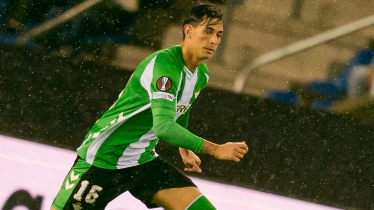 Valentín Gómez disputando un partido de Europa League con el Real Betis. | Imagen: X.