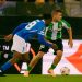 Pablo García encara durante el Genk - Real Betis de la UEFA Europa League
