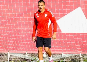 Alexis Sánchez durante una sesión de entrenamiento del Sevilla FC. | Imagen: página web Sevilla FC.