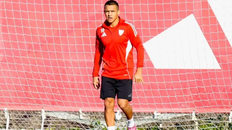 Alexis Sánchez durante una sesión de entrenamiento del Sevilla FC. | Imagen: página web Sevilla FC.
