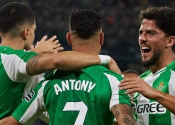 Bartra, Antony y Fornals celebrando un gol del Real Betis. | Imagen: perfil de X @RealBetis.