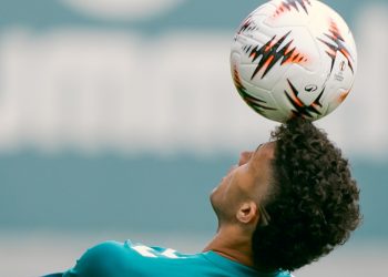 Deossa durante una sesión de entrenamiento del Real Betis. | Imagen: perfil de X @RealBetis.