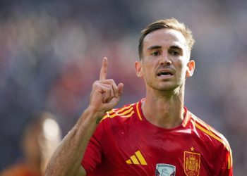 Fabián Ruiz, ex del Real Betis, disputando un partido con la Selección Española. | Imagen: X.