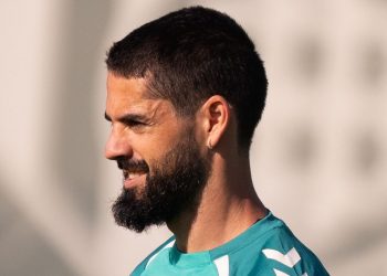 Isco Alarcón durante una sesión de entrenamiento del Betis. | Imagen: perfil de X @RealBetis.