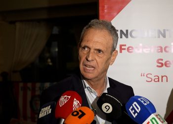 Joaquín Caparrós en el acto de las peñas sevillistas: «Hay equipos que llevan bien medio telediario…y parece que han ganado todo»