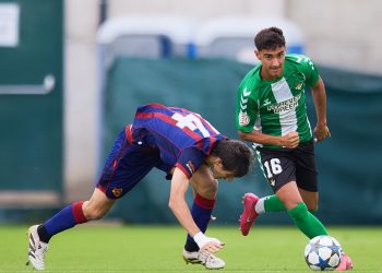 El juvenil verdiblanco cumple y avanza en la Youth League