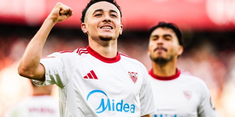 Vargas celebrando el gol anotado ante Osasuna. | Imagen: perfil de X @SevillaFC.