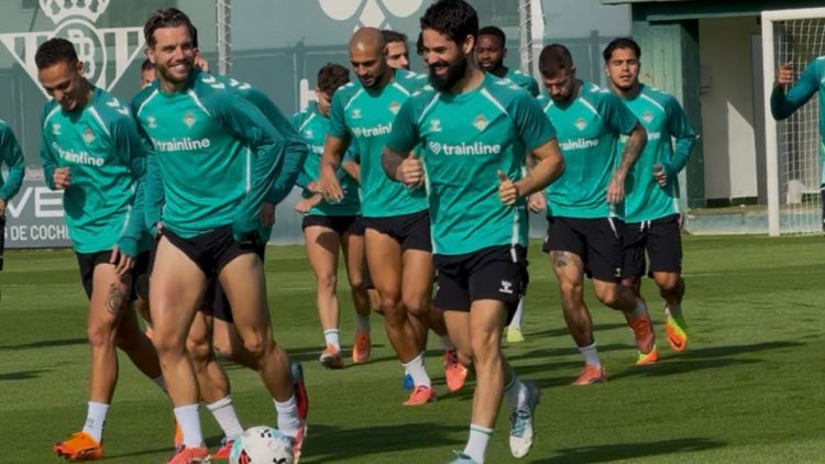 Isco Alarcón en su regreso a los entrenamientos del Real Betis