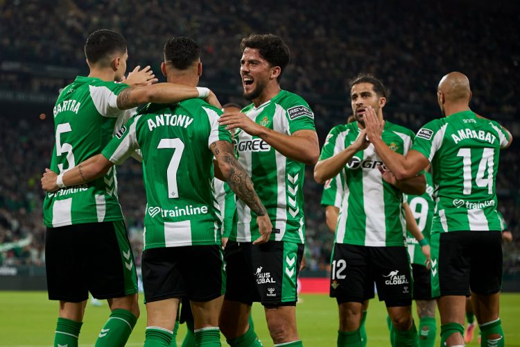Celebración de los jugadores del Real Betis tras uno de los goles al Mallorca