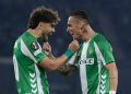 Abde y Antony celebran uno de los goles del Real Betis en Europa League