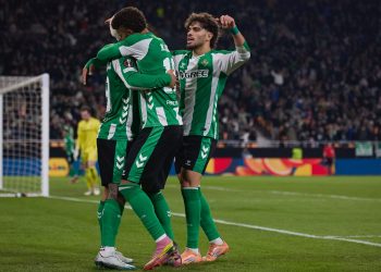 Los jugadores del Real Betis celebran uno de los tantos ante el FC Utrecht