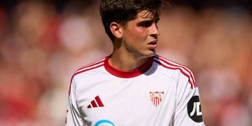 Juanlu Sánchez disputando un partido con el Sevilla. | Imagen: X.