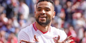 Youssef En-Nesyri celebrando un gol anotado con el Sevilla FC. | Imagen: perfil de X @SevillaFC.